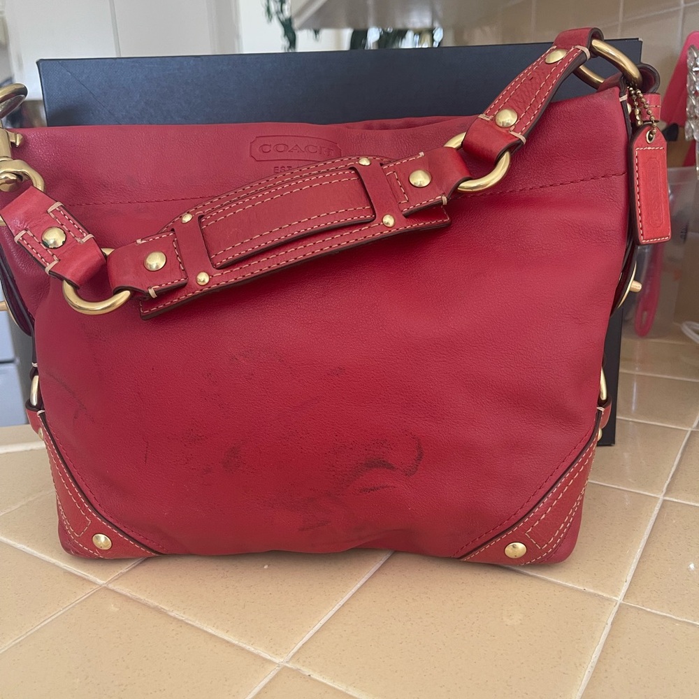 Coach Carly Hobo Leather Bag with Gold-Tone Hardware ❤️‍🔥color transfer in pic - Picture 3 of 9